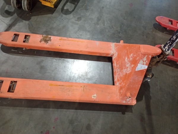 https://ct-prod-container-files.controltower.tech/prod/containers/2026/01/4JCJHJY7YD-1/74e824bd-932d-47dc-870d-3686e0582b7e/pallet jack orange 1.jpg